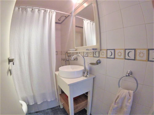Imagen 10 de 14 de Depto 2 Amb Cochera Balcon (remodelado) / Necochea 437