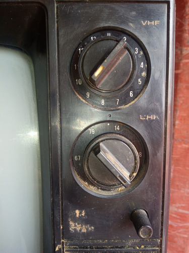 Televisor Sanyo Blanco Y Negro Vhf/uhf (Usado)