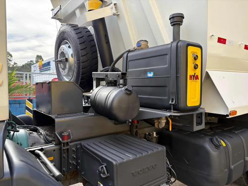 Volvo Vm 330 6x4 Ano 2022 Automático Com Báscula De 16m3
