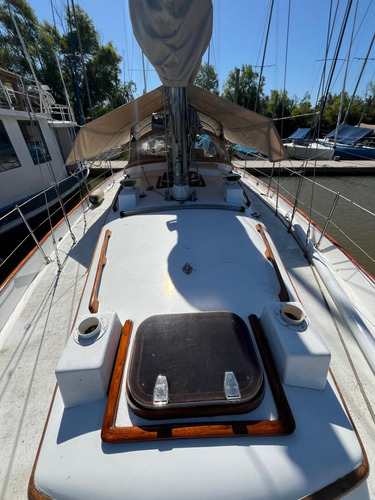 Velero Frers 44