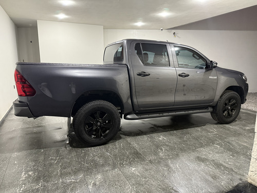 Toyota Hilux 2.7 Cabina Doble Sr Mt