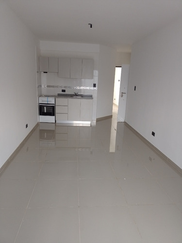 Imagen 4 de 8 de Departamento 2 Amb -pb C/patio - Morelos 513 - L.del Mirador