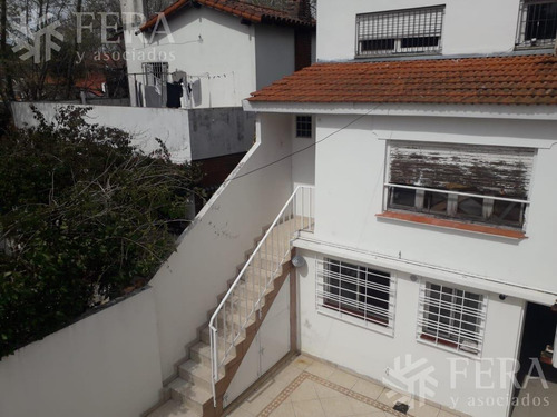 Venta De Casa 5 Ambientes Con Cochera Cubierta Y Patio En Don Bosco (26796)