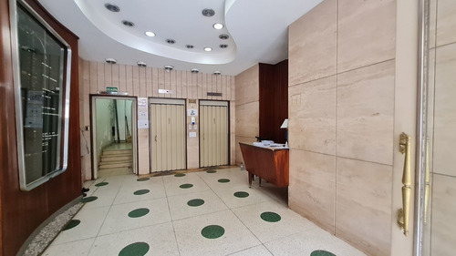 Venta De Oficina Monserrat Reciclada Toda Exterior