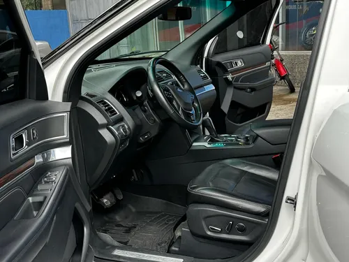 Ford Explorer Sport
