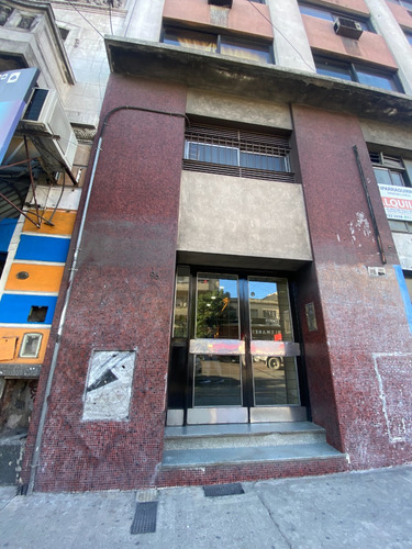 Avellaneda Centro. Oficina Con Dos Despachos.