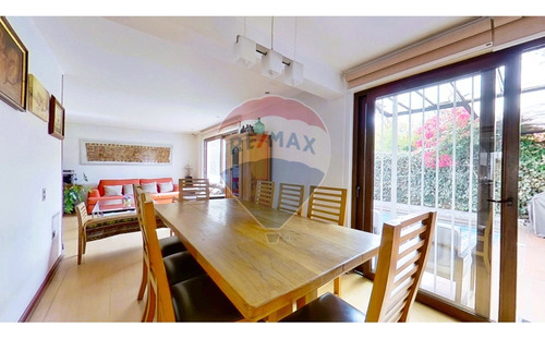 Moderna Y Luminosa Casa Con Piscina