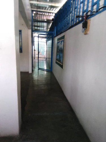 Imagen 6 de 14 de Se Vende Casa Con Anexos