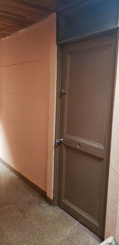 Imagen 4 de 4 de Cuarto Hombre Solo .tranquilo,seguro,no Fumadores, No Masco