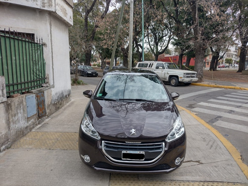 Imagen 12 de 12 de Peugeot 208 Feline