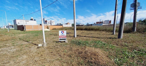 Imagen 2 de 8 de En Venta!! Hermoso Lote En Esquina!