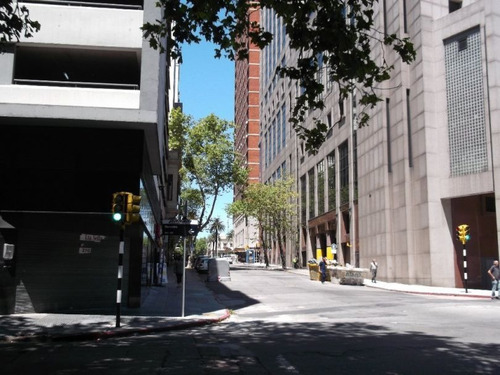 Excelente Edficio Proximo A 18 De Julio Y Plaza Independencia