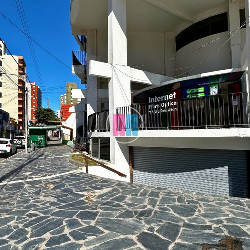 Local En San Bernardo - Sobre Centro Peatonal Y Av San Bernardo. Edificio Redondo.