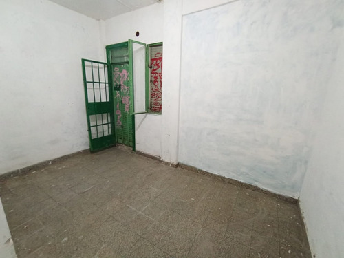Mportante Local Comercial Con Vivienda De 48m2 A La Venta En Villa Urquiza