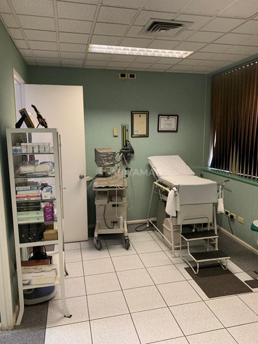 Venta Amplia Oficina Ed. Obelisco, Antonio Matta Antofagasta