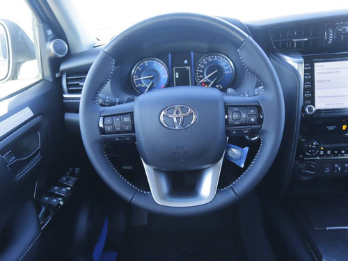 Imagem 11 de 15 de Toyota Hilux Sw4 Srx 2.8 4x4 Diesel Aut - 7 Lugares
