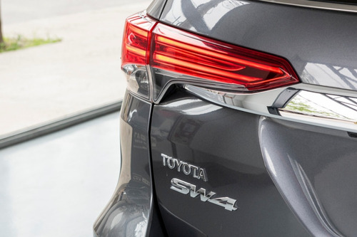 Imagen 7 de 15 de Toyota Sw4 2.8 Srx 177cv 4x4 7as At