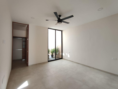 Casa En Venta Merida, Temozon Norte En Privada, Modelo Nardo Con Piscina, Entrega Inmediata.