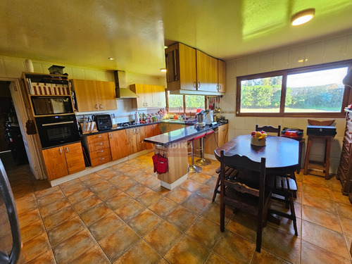 Vendo Parcela 5600 M2 Casa De 380m2 Condom. A 5 De Concón.