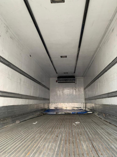 Imagem 5 de 13 de Caminhao Iveco Tector 240e25