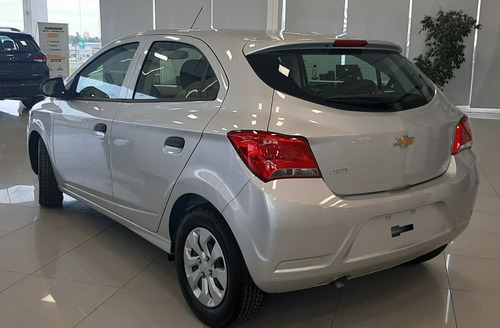Imagen 12 de 20 de Chevrolet Onix 1.4 Joy 5 Puertas Base 2023