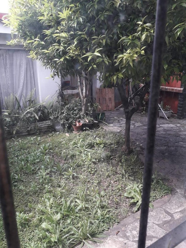 Imagen 5 de 8 de Casa Con Tres Dormitorios En Venta En Castelar