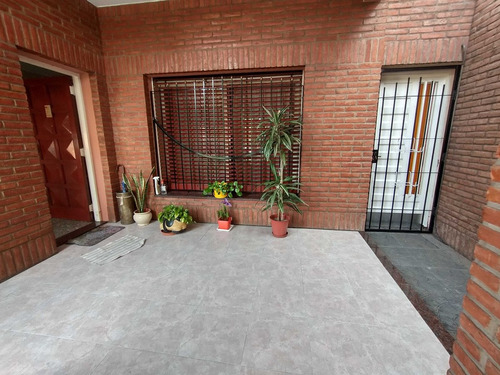 Casa 3 Ambientes Villa Luzuriaga Venta Mas Departa