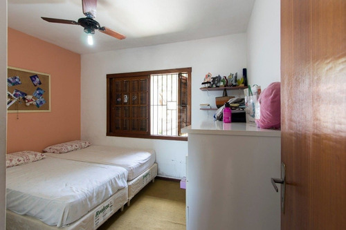 Casa Em Nonoai Com 3 Dormitórios - Lu430324