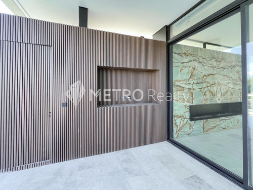 Casa En Venta Con 4 Suites Y Amarra En El Yacht, Nordelta