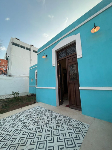 Casa Amueblada De 4 Recámaras Y Una Sola Planta, Barrio De Santiago
