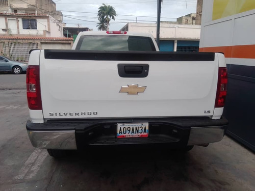Imagen 4 de 11 de Chevrolet Silverado Ls