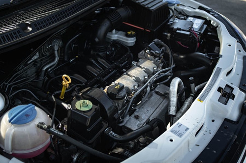 Volkswagen Gol Sedan Confort - Motorland Permuto / Financio
