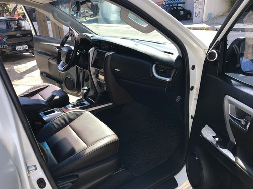 Toyota Hilux Sw4 2.8 Srx 4x4 7 Lugares 16v Turbo