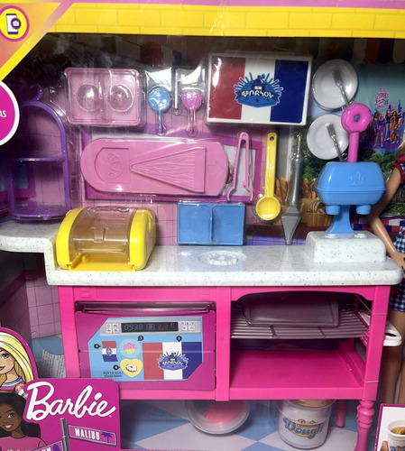 Conjunto Cafeteria Do Buddy Com Boneca Menina Loira Barbie - Cozinha Com Acessórios Para Fazer Comida Comidinha Com Massinha De Modelar - Family Malibu - Mattel Brinquedos