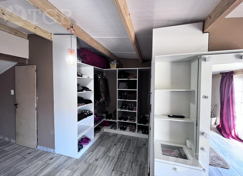 Venta De Distinguida Casa En Hurlingham