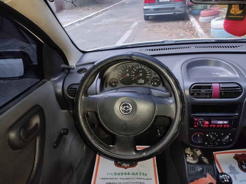 Imagem 2 de 14 de Chevrolet Corsa Sedan 1.8 2004
