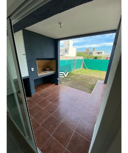 Imagen 5 de 19 de Docta. Casa En Venta 2 Dorm. 250 Mts Terreno 115 Mts Cubiertos. Escritura Y Gas Natural