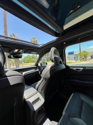 Volvo XC60 ULTIMATE DARK T8