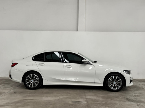 BMW Serie 3 2.0 330i Sport Line At