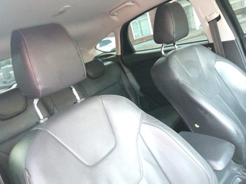Ford Focus Fastback 2.0 Titanium Flex Powershift 4p