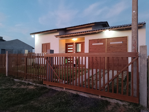 Casa Praia Paraíso Em Torres Rs