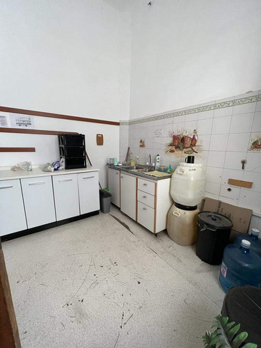 Imagen 15 de 17 de Se Vende Amplia Oficina En Peatonal-centro De La Ciudad