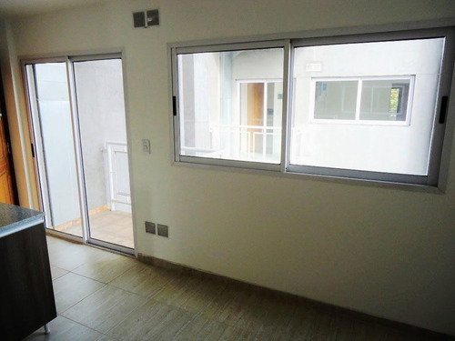 Imagen 3 de 9 de Departamento En Flores