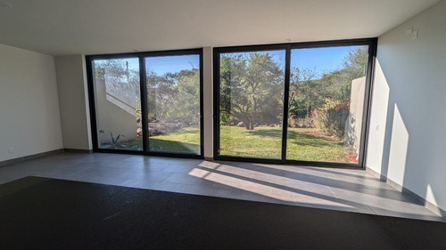 Hermosa Casa En Altozano, 4 Recámaras, 4 Baños Completos, Cto Servicio Con Baño