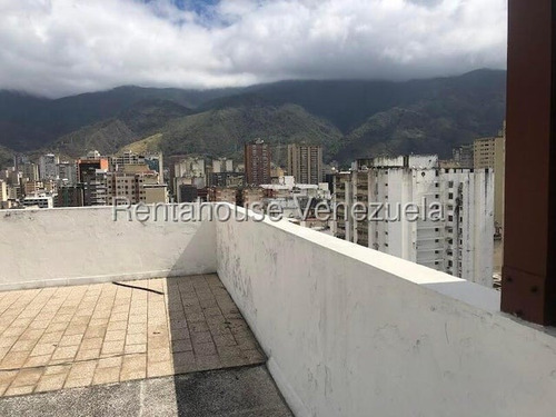 Se Vende Penthouse Dúplex En La Urb. La Candelaria.