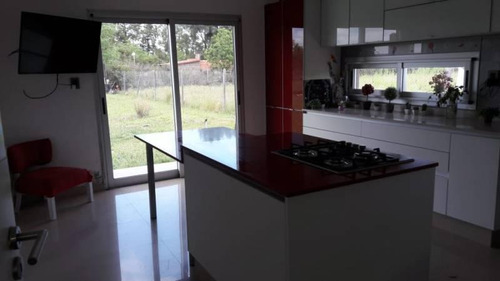 Imagen 6 de 21 de Amplia Casa En Hostal Del Sol En Venta.