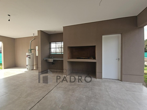 Casa En Venta. Uf 55. Barrio La Elina, Comarcas De Luján.
