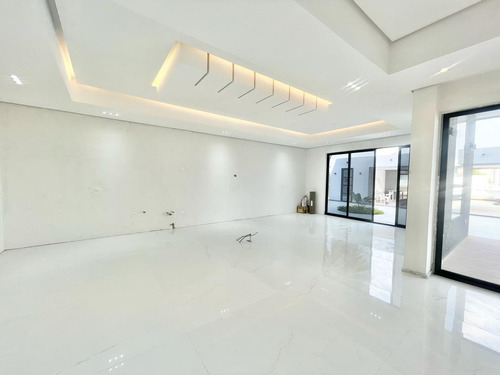 Villa Moderna A Estrenar