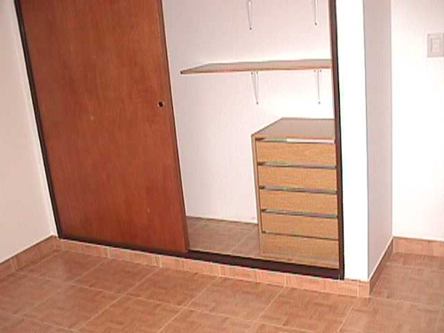 Alquilo Excelente Piso En Caseros De 3 Ambientes Grandes Con Terraza Y Patio Propio!! F: 4571