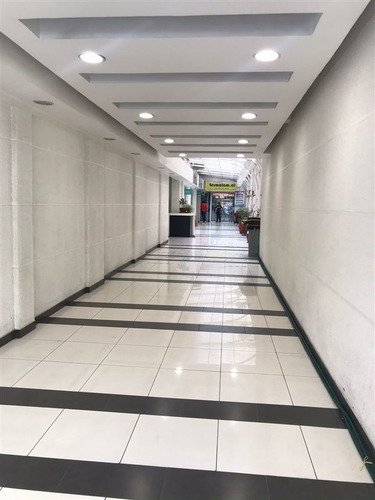 Imagen 4 de 4 de Local Comercial En Arriendo En Santiago